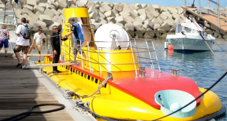 SUBMARINE-ZANZIBAR-ATANZANIA